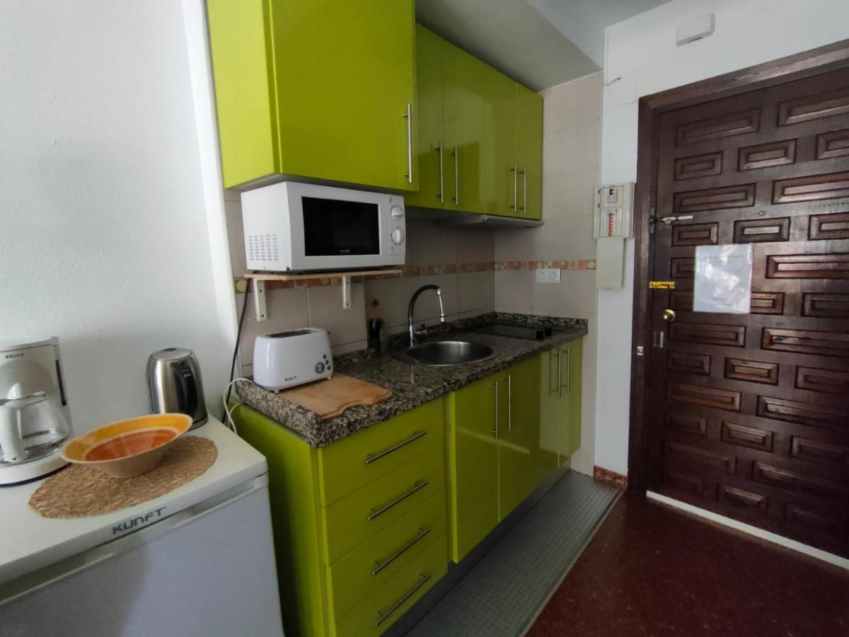 Flat2 Studio 150M From The Beach With Pool توري ذيل مار المظهر الخارجي الصورة