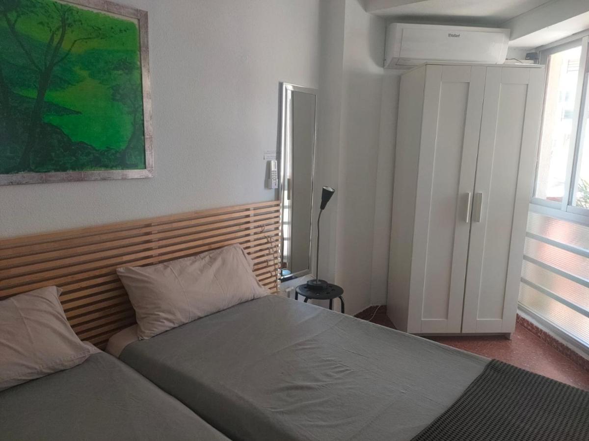 Flat2 Studio 150M From The Beach With Pool توري ذيل مار المظهر الخارجي الصورة